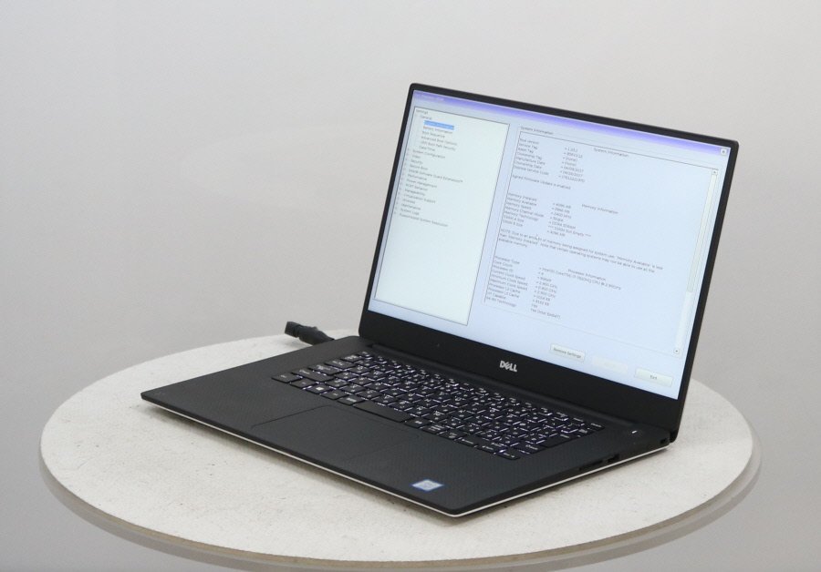DELL Precision 5520 - Core i7-7820HQ 2.90GHz 4GB 1000GB HDD□1週間
