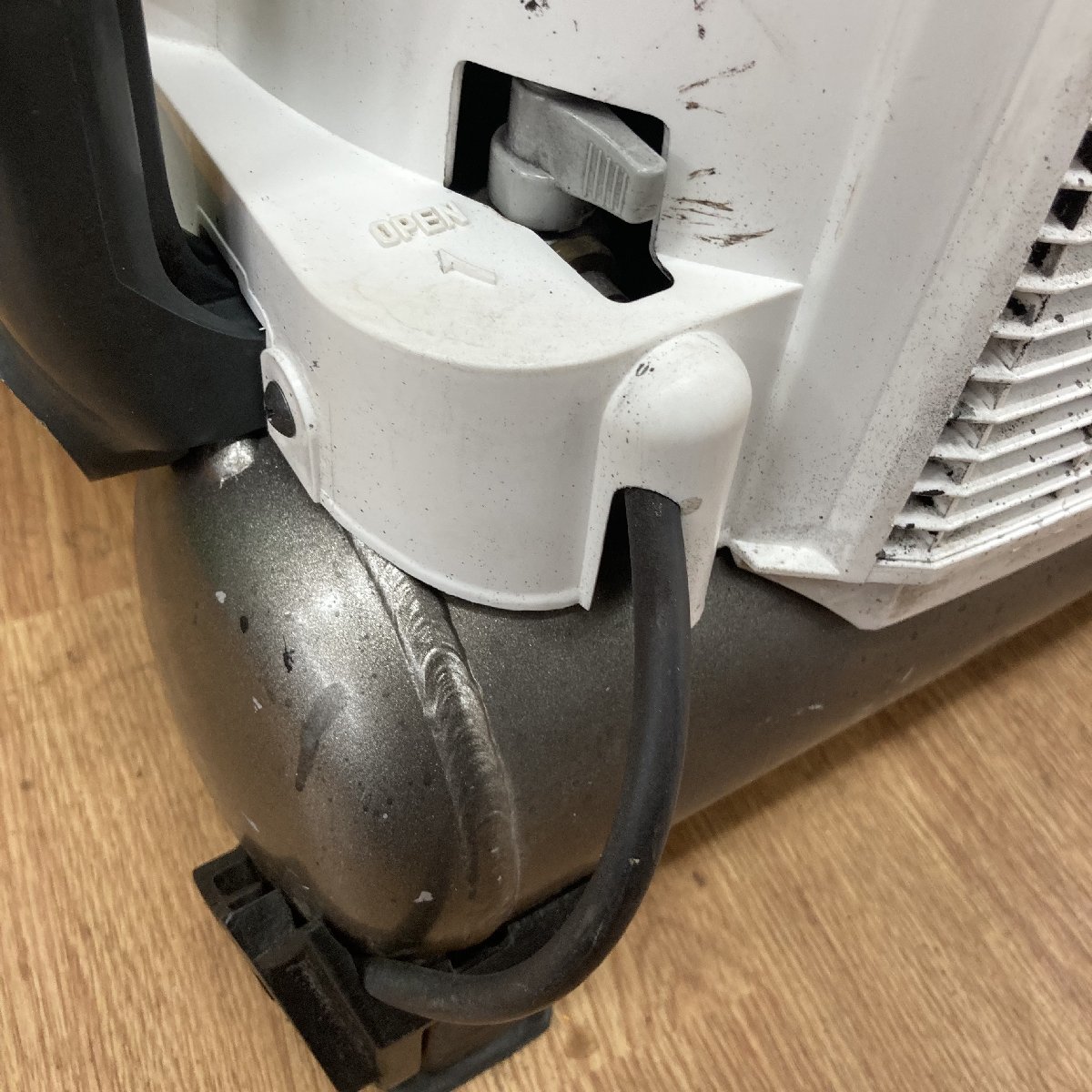品】日立産機/Hitachi エアコンプレッサー PA2000VH タンク容量 9L