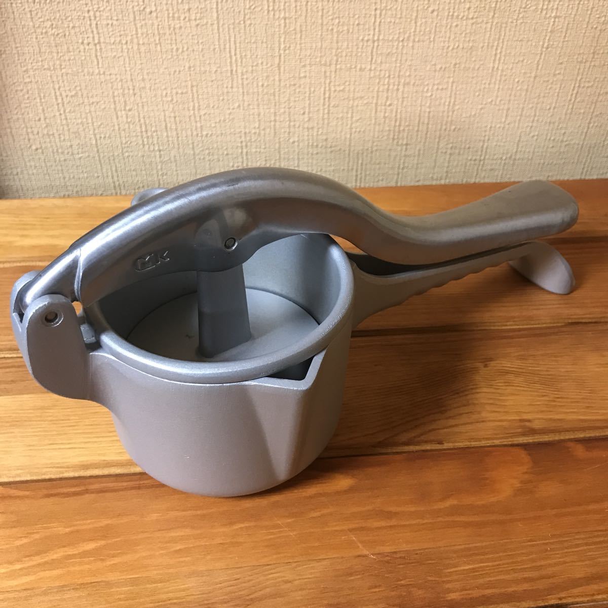 更に値下げ アルミ製 堅牢で長持ち ハンドジュサー-