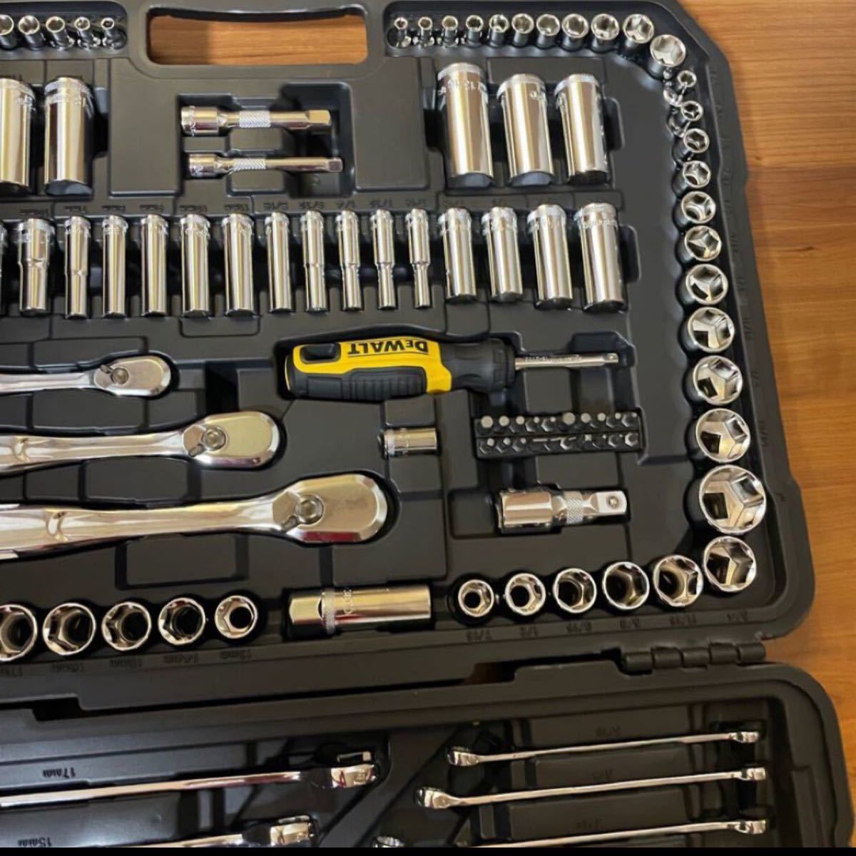 コストコ DeWALT デウォルト 173pc メカニックツールセット 工具 コストコ DeWALT デウォルト 173pc メカニックツールセット 工具