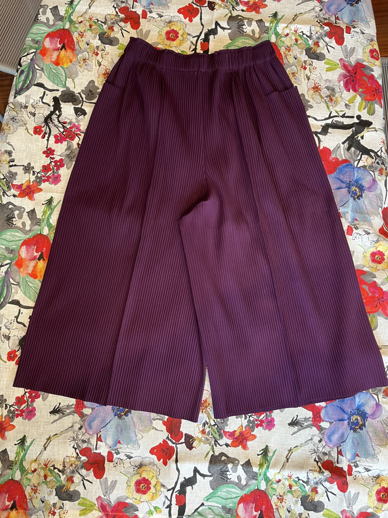 最高の 生まれのブランドで 【新品未使用】me PLEATS ISSEY ISSEY