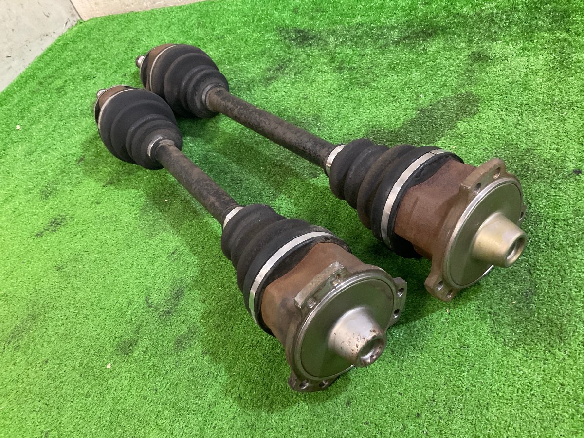  Skyline 4 -door sedan ER33 R33 latter term original rear drive shaft left right 