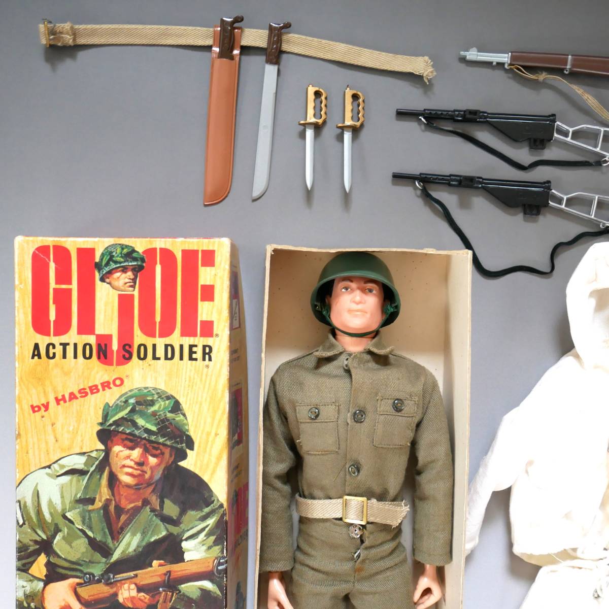 HASBRO ACTION SOLDIER GI JOE 付属品多数 外箱カタログ付 GIジョー アクションソルジャー ハスブロ 当時物 フィギュア スキー兵 武器_画像2