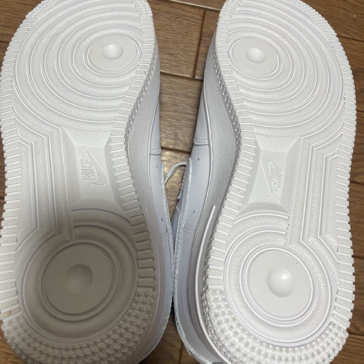 NIKE 24.5cm NIKE AIR FORCE 1 07 ナイキ エアフォース1 07 LX ラッキーチャーム