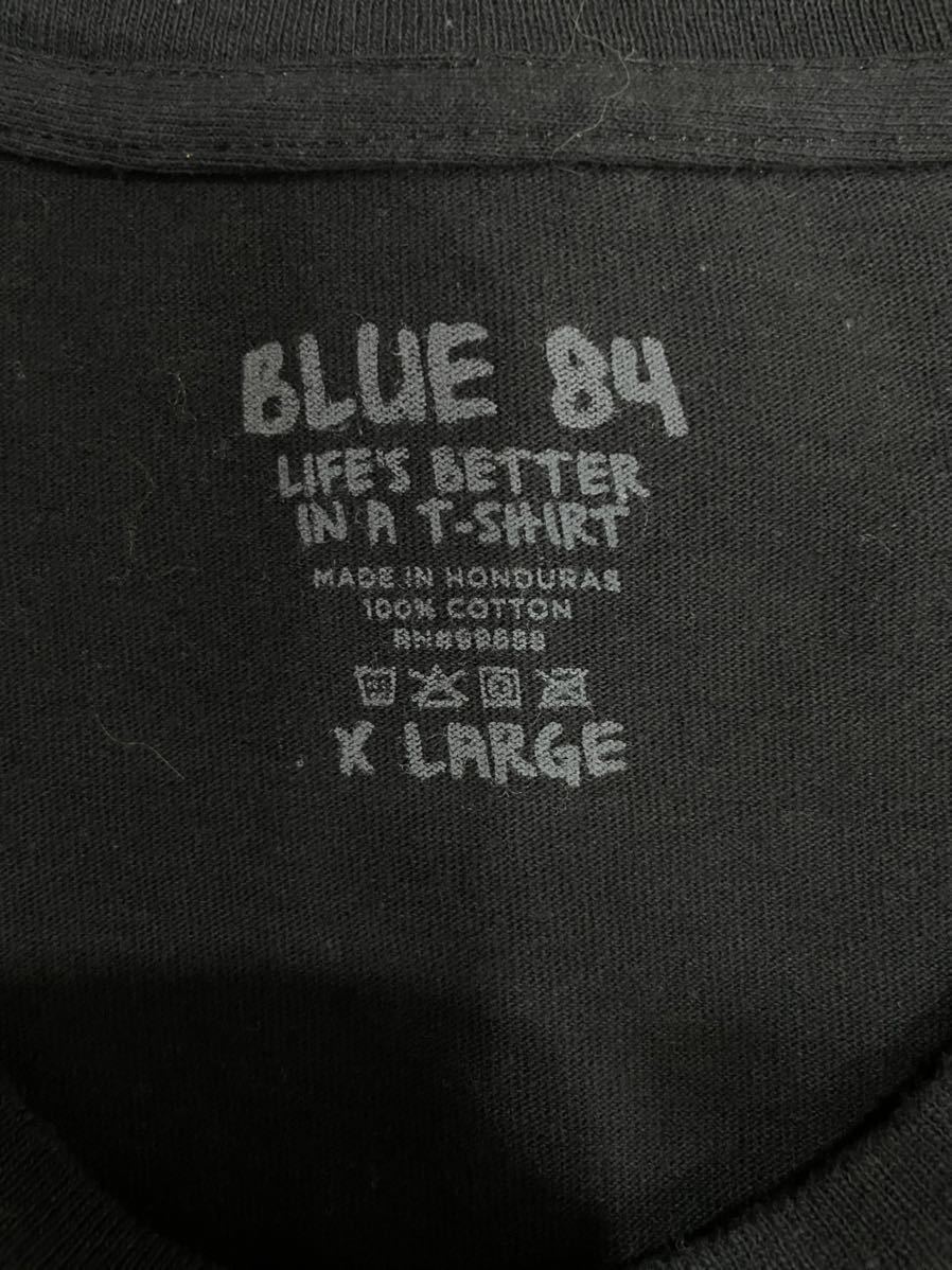 ★USA古着　アメフト　ヘルメット　赤　紫　Ｔシャツ黒　BLACK BLUE84 XL_画像4