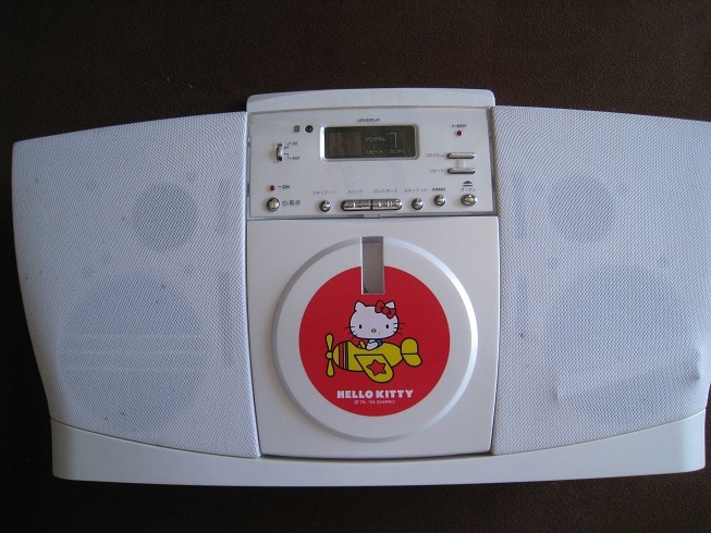 # prompt decision commodity free shipping Hello Kitty slim CD player * Junk *