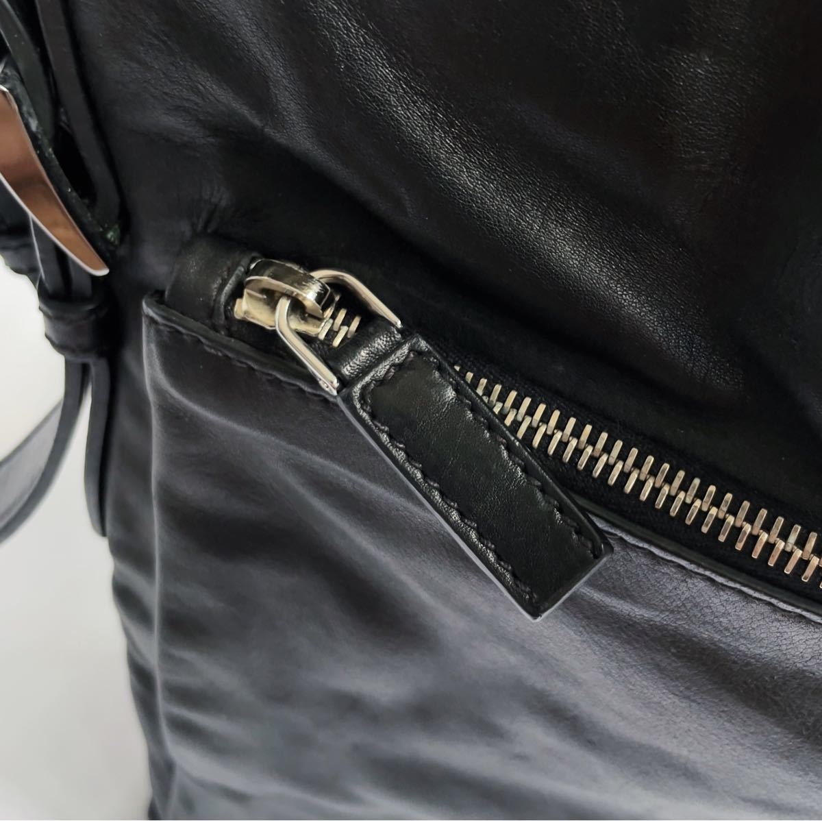 PRADA】プラダ レザーショルダーバッグ VA0802|PayPayフリマ