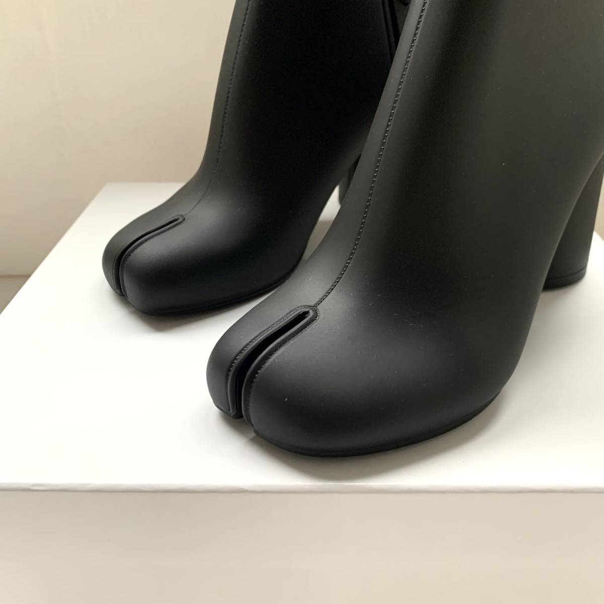 新品 2022AW メゾンマルジェラ Tabi タビ ラバー アンクル ブーツ 36