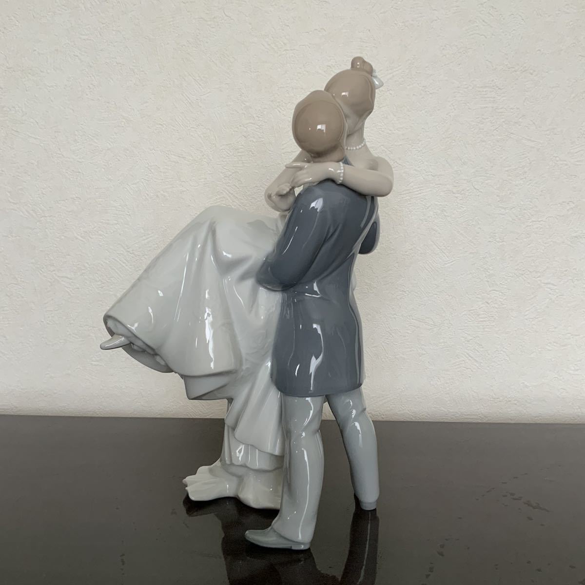 リヤドロ LLADRO 永遠の愛 01008029 THE HAPPIEST DAY インテリア 西洋