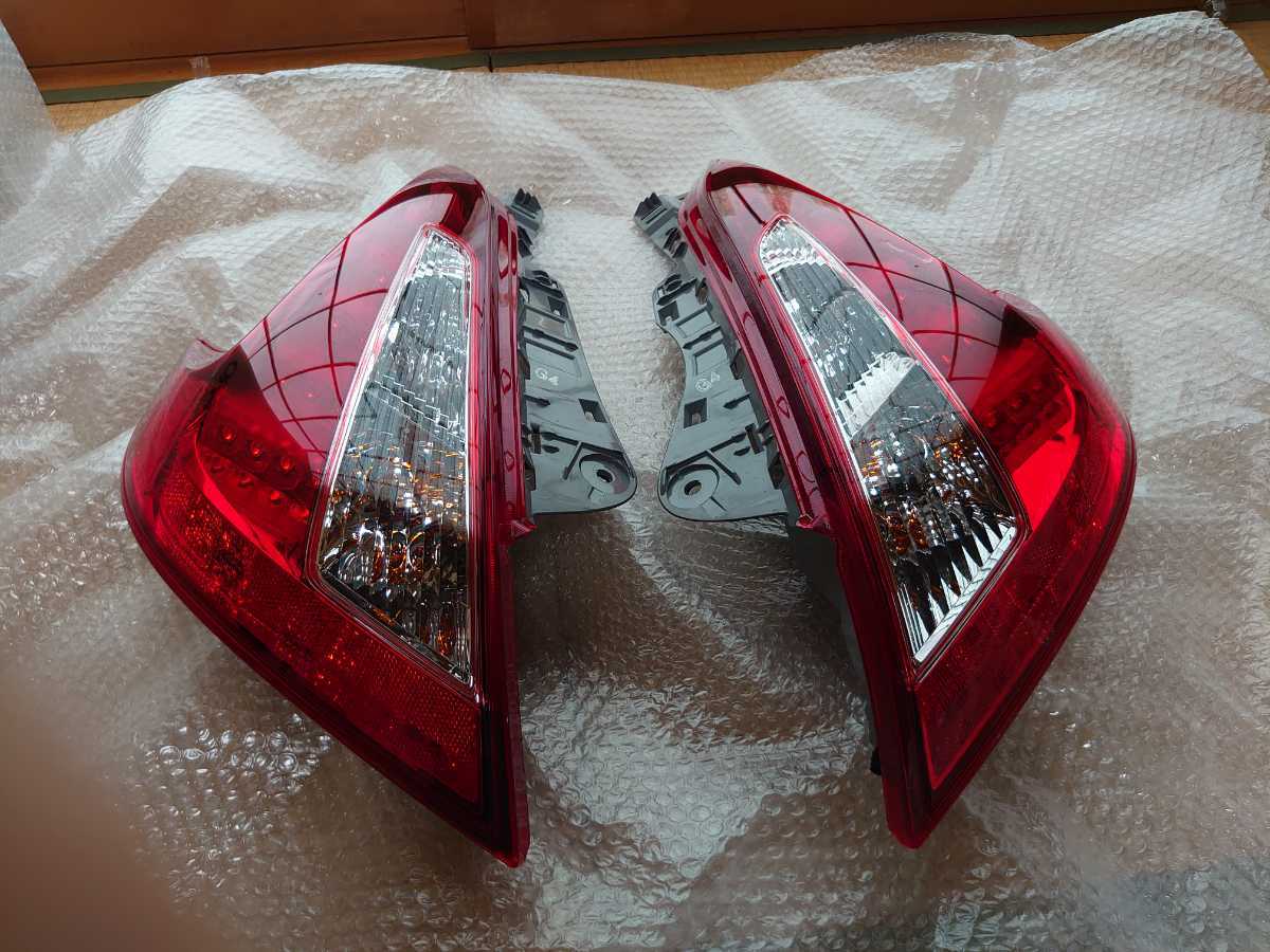 Z34☆フェアレディZ☆後期テールレンズ☆左右セット☆純正 Z34☆フェアレディZ☆後期テールレンズ☆左右セット☆純正