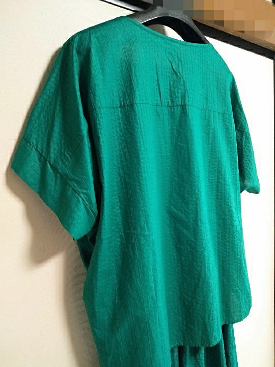 グリーンのツーピース　セットアップ　スタイルデリ　タグ付き未使用品　綿100% ロングスカート　フリーサイズ