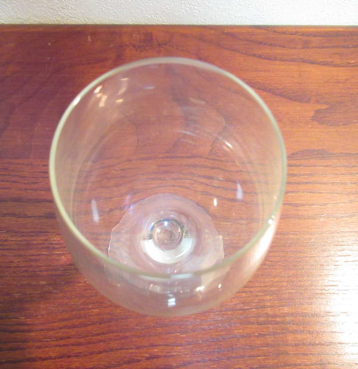 【ガラス工芸品】ワイングラス2客セット 刻印あり クリスタルガラス ステムにクロスラインのデザイン ディスプレイ用品 インテリア用品_画像9