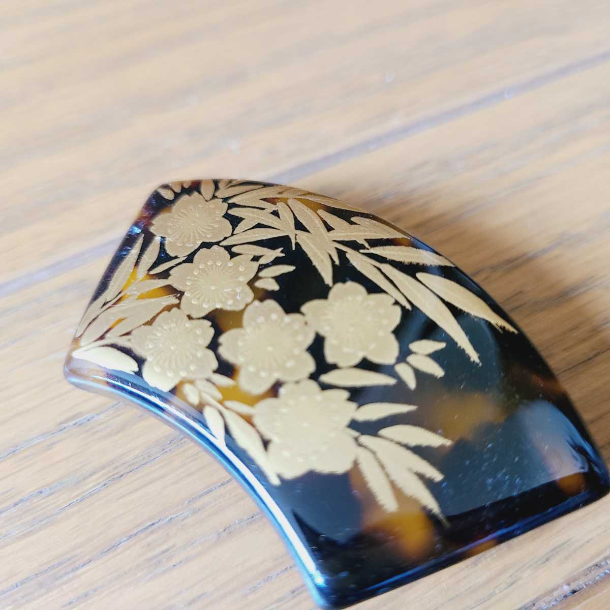 べっ甲 蒔絵 金彩 帯留め 和装小物 鼈甲 本鼈甲 扇型 | pisoeletrico