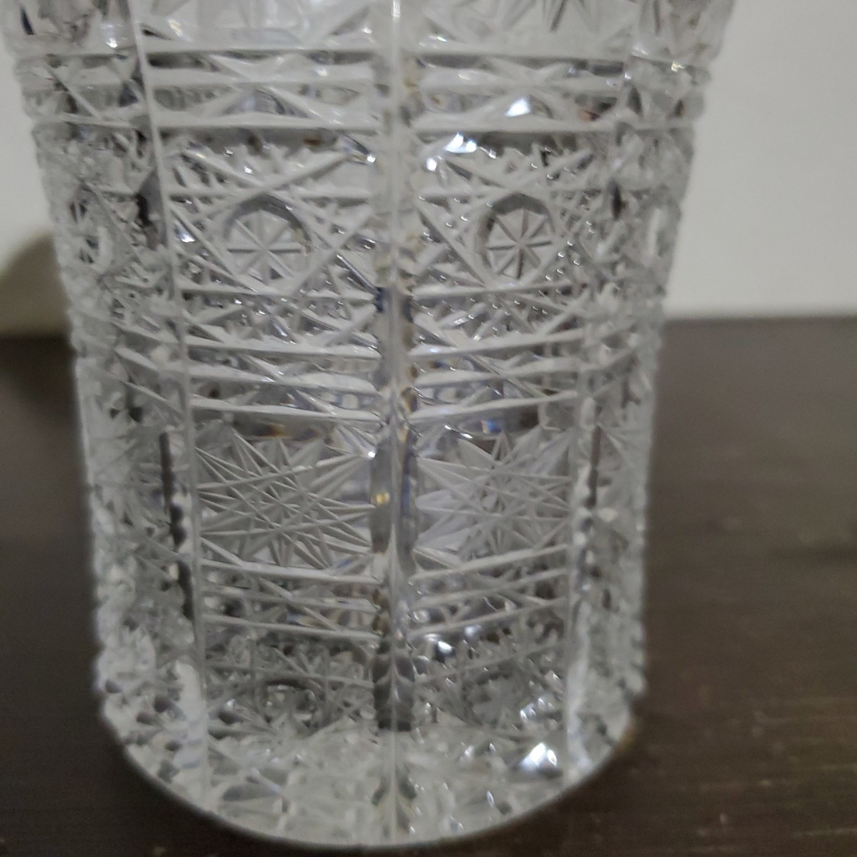 フラワーベース BOHEMIA 花瓶 ボヘミアクリスタル CRYSTAL ボヘミア ボヘミアガラス ガラス花瓶 花器|PayPayフリマ BOHEMIAガラス 円柱 花器 蝶の彫