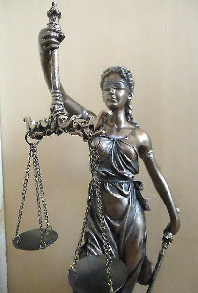 正義の女神テミス彫像； 法律の正義を象徴する彫像、ブロンズ風彫刻 弁護士オフィス 司法修習生(輸入品_画像4