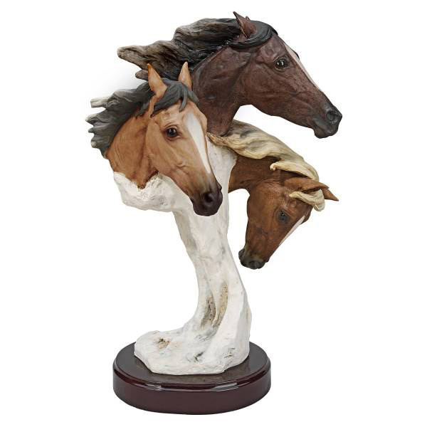 大きな取引 彫像/ 彫刻 風に、たて髪をなびかせて走る三頭の野生の馬