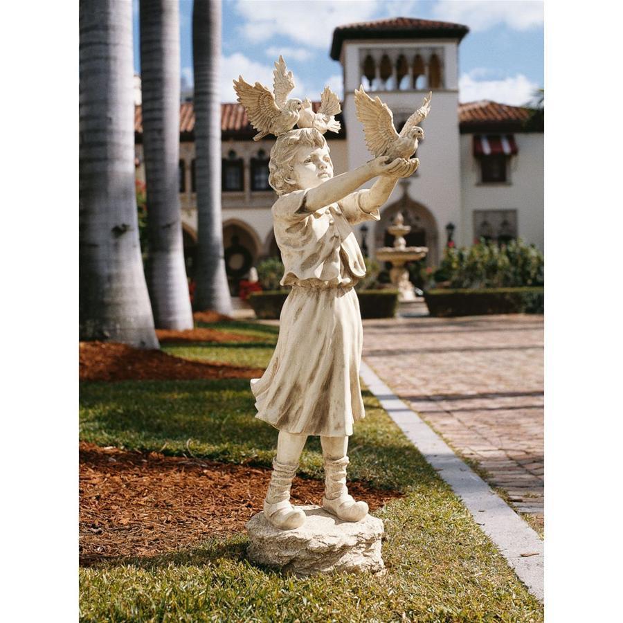 サンマルコ広場の鳩に餌をやる少女の彫像 彫刻/ 庭園 ガーデニング オーナメント装飾 芝生（輸入品）