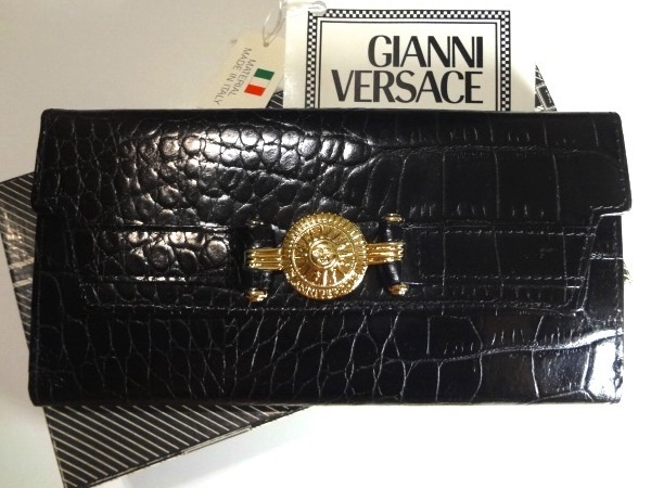 返品送料無料】 新品タグ箱付◇GIANNI VERSACE◇黒光沢クロコ型押し長