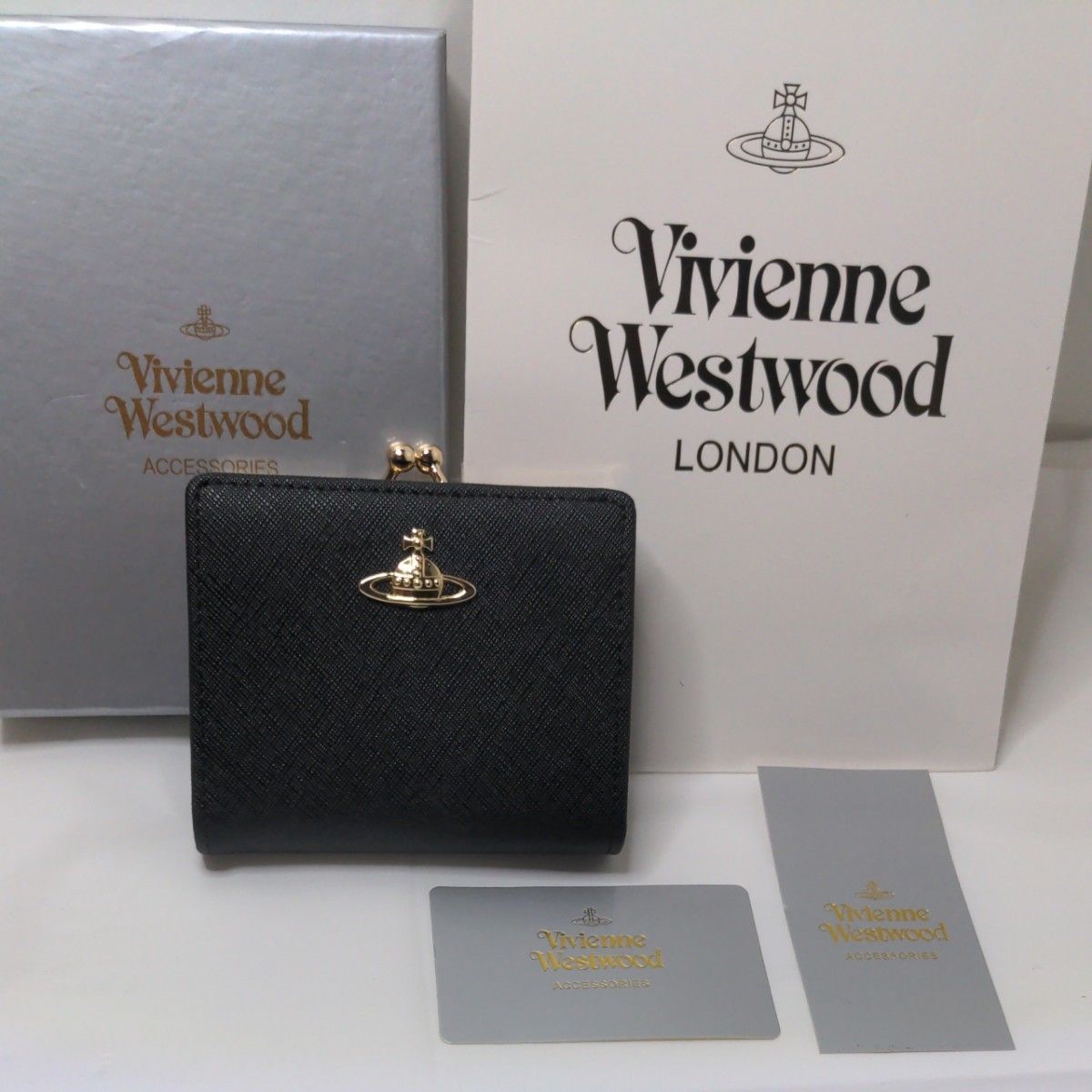 ヴィヴィアン　ウエストウッド　Vivienne Westwood 2つ折財布　がま口財布　レディース財布　ブラック　新品未使用