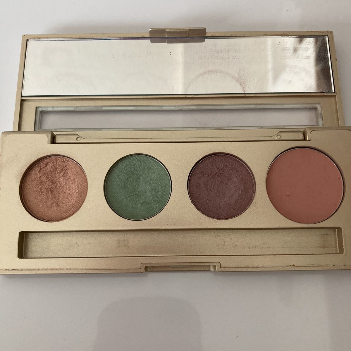  The Body Shop * I & щеки Palette *04* тени для век * I цвет 3 цвет & щеки *..1 цвет 