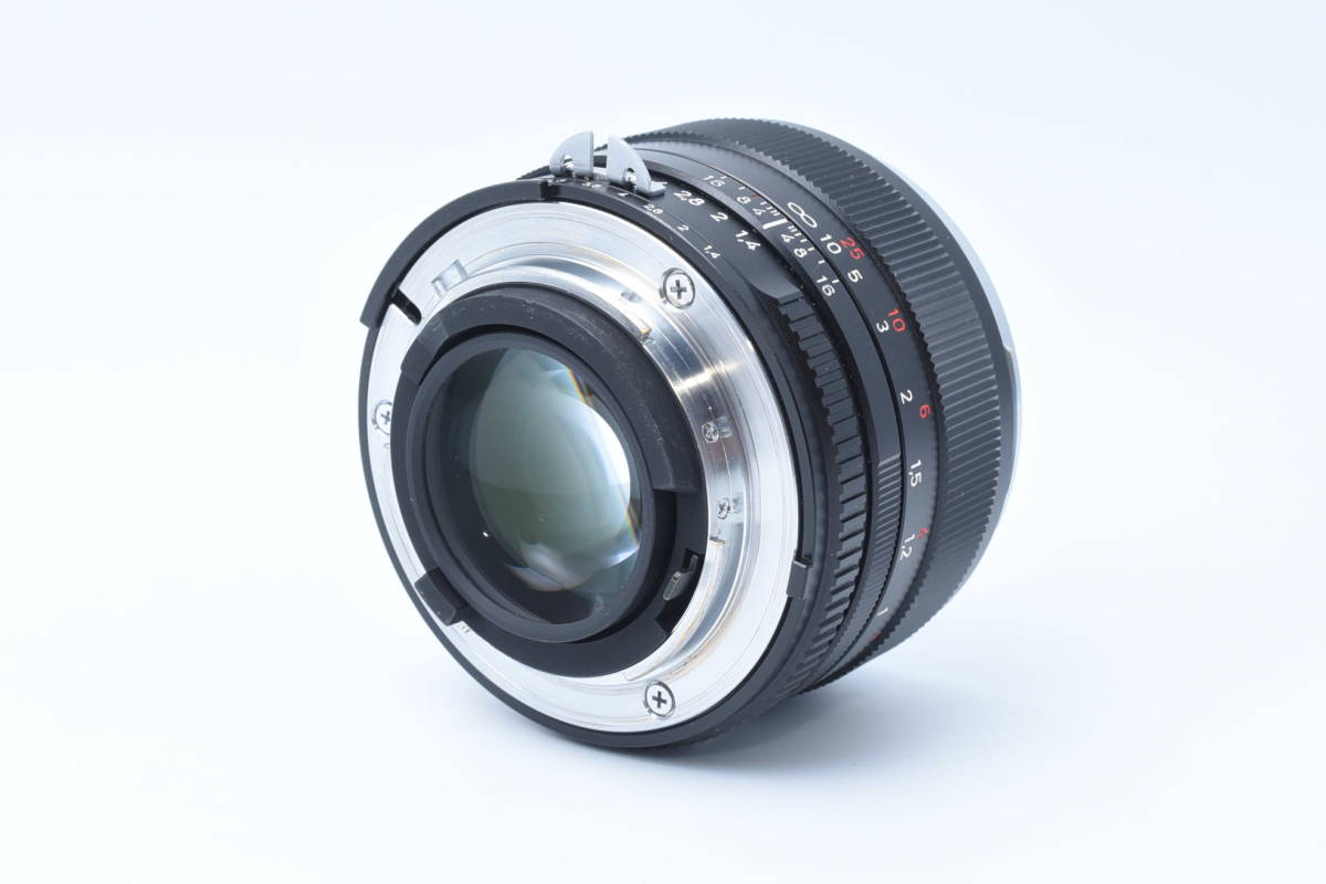 ★美品★ カールツァイス Carl Zeiss Planar 50mm 1:1.4 ZF Fマウント_画像2