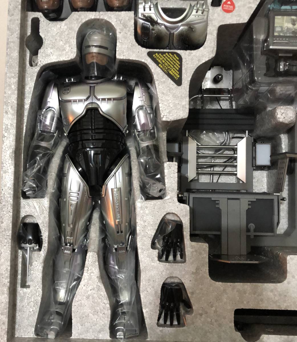 まとめ買い特価まとめ買い特価ホットトイズ 1/6 ロボコップ