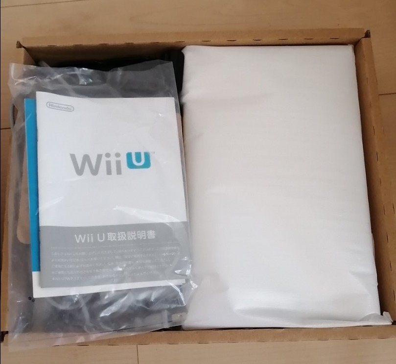 WiiU 　すぐ遊べるスポーツプレミアムセット 任天堂Wii Nintendo Wii シロ　Wiiリモコン　2こ　ヌンチャク