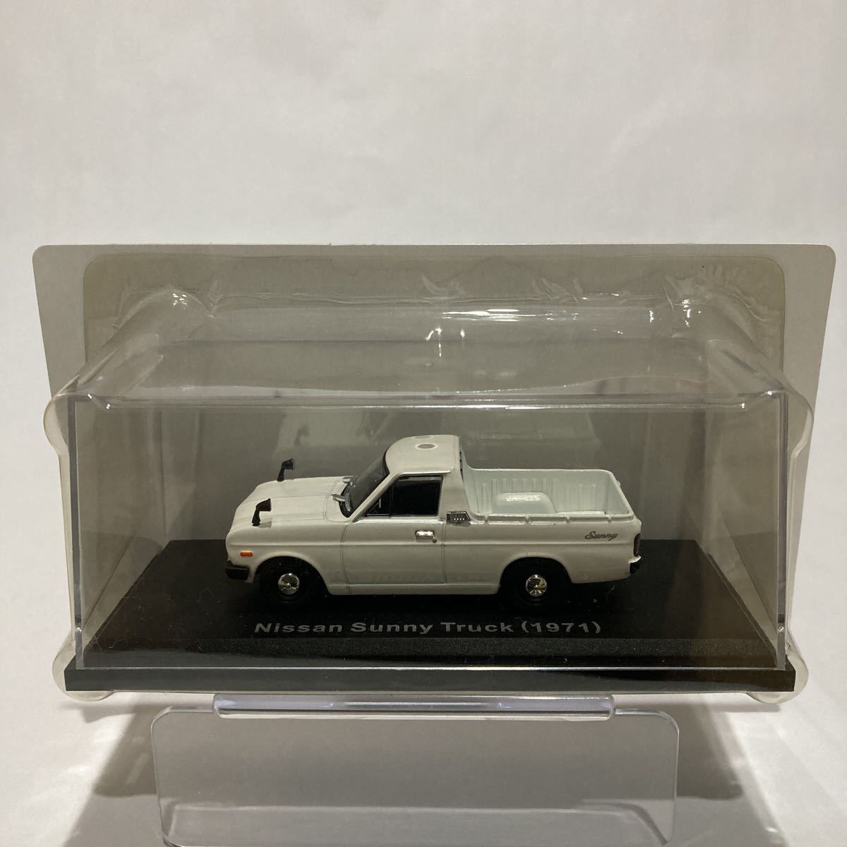 アシェット 国産名車コレクション 1/43 vol.82 NISSAN SUNNY TRUCK 1971年 日産 サニートラック サニトラ 旧車 ミニカー モデルカー_画像2