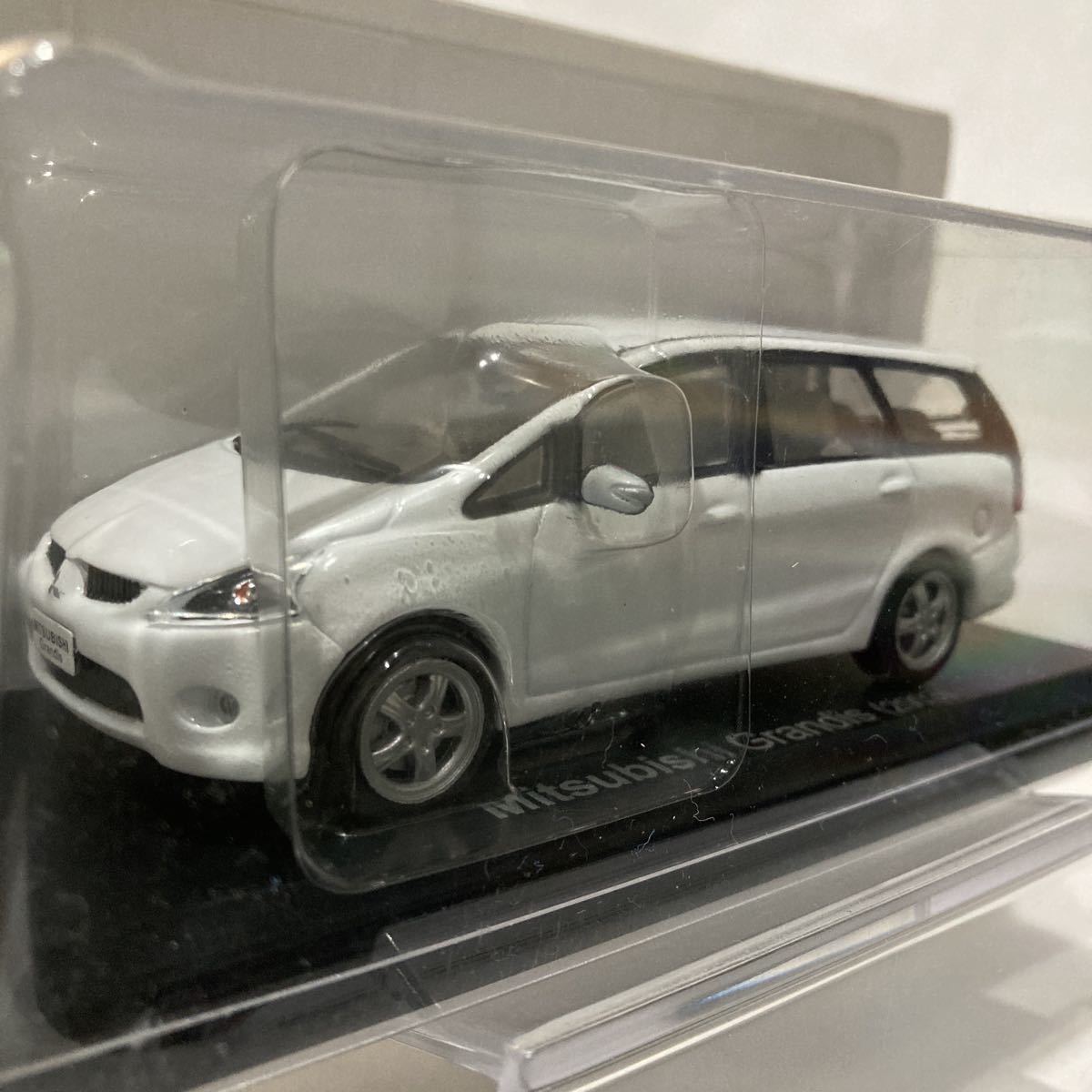 アシェット 国産名車コレクション 1/43 vol.120 MITSUBISHI GRANDIS 2003年 三菱 グランディス ミニカー モデルカー_画像3