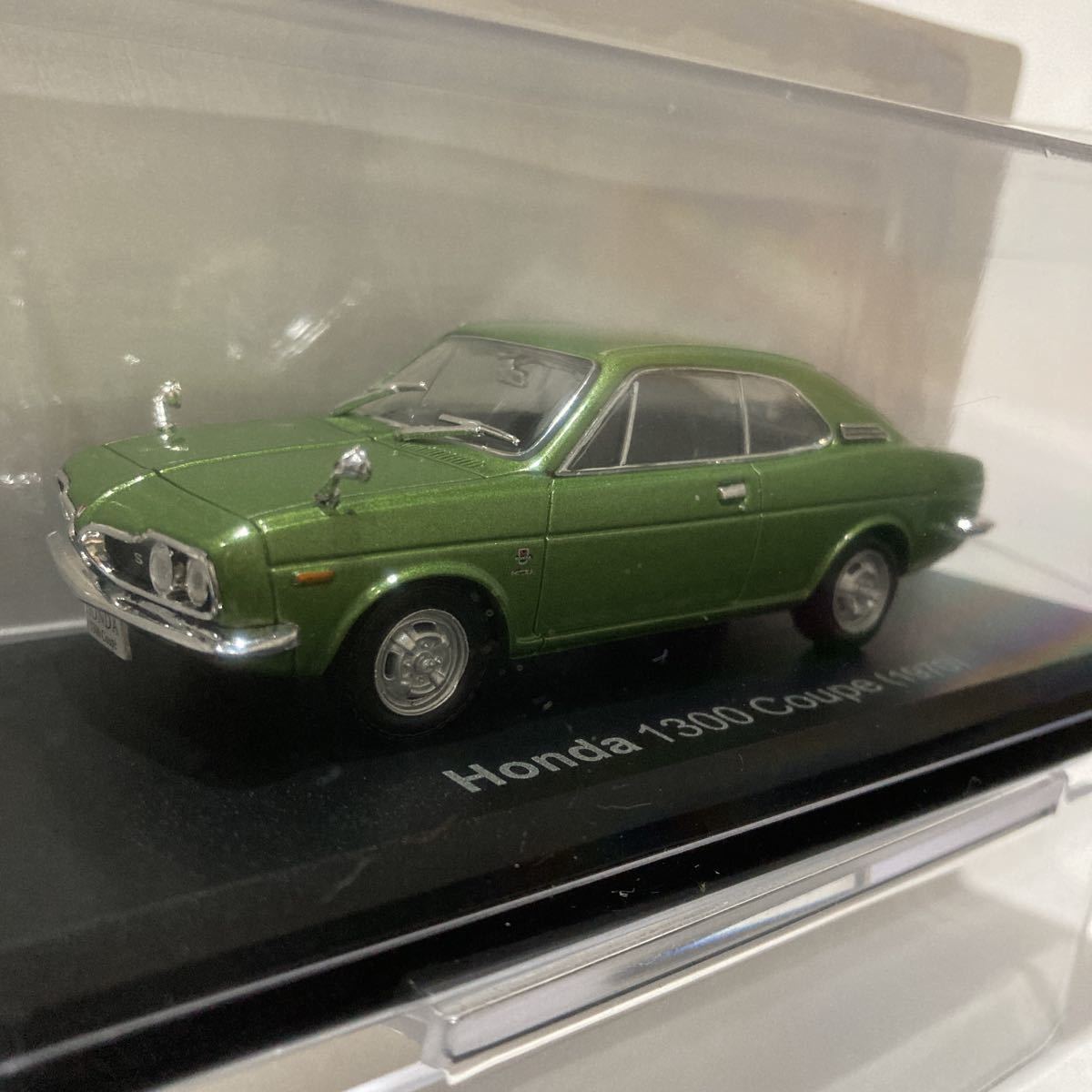 アシェット 国産名車コレクション 1/43 vol.39 HONDA 1300 COUPE 1970年 ホンダ 1300 クーペ 旧車 ミニカー モデルカーの画像3