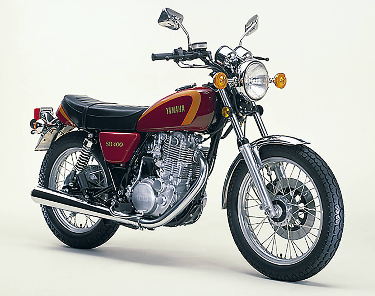 Yahoo!オークション - ヤマハSR400(1978)赤タンク用デカールセット Yahoo!オークション - ヤマハSR400(1978)赤タンク用デカールセット