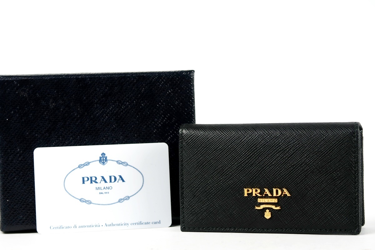 新品同様・未使用】PRADA プラダ 二つ折り パスケース カード入れ
