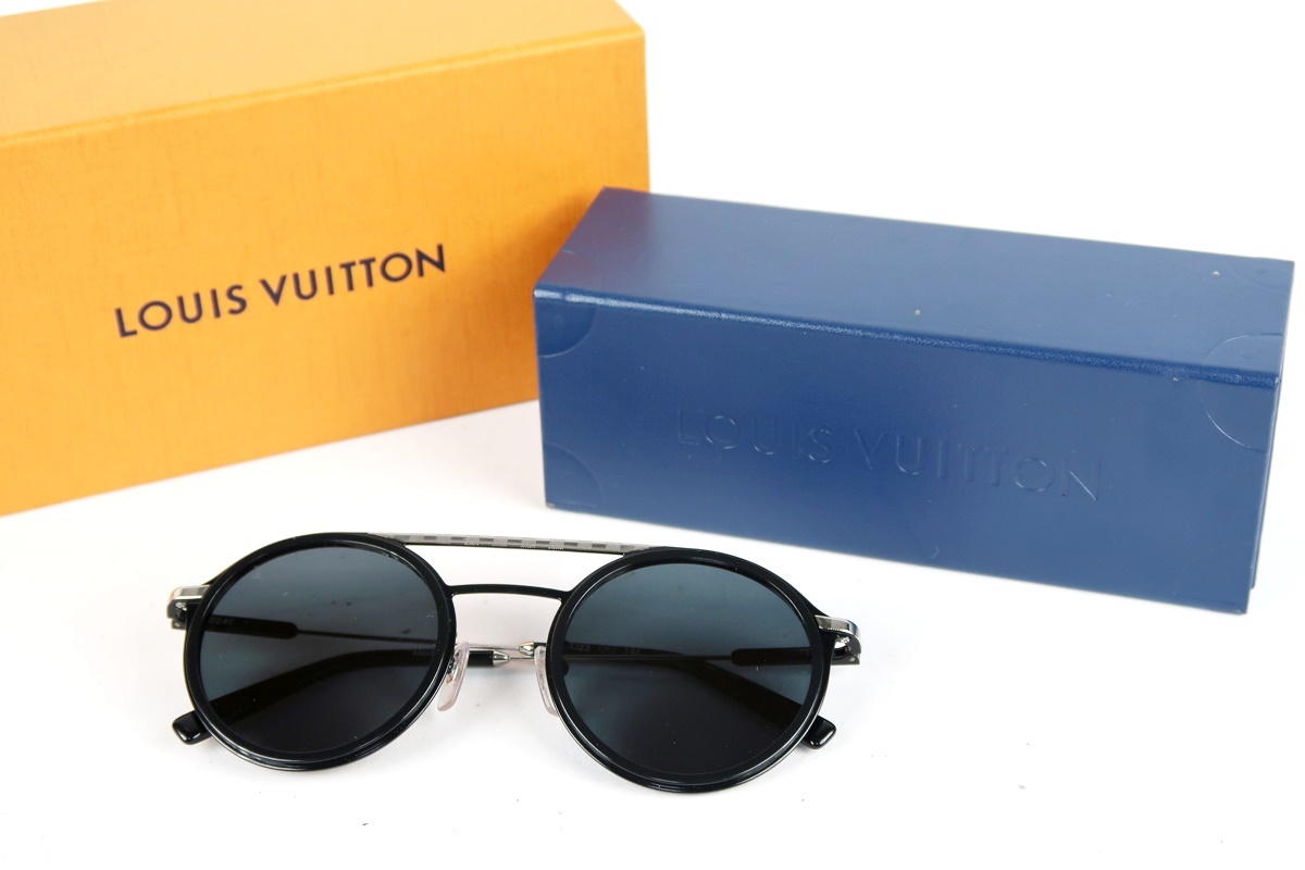 誕生日プレゼント LOUIS VUITTON ヴィトン ダミエ シャッフル