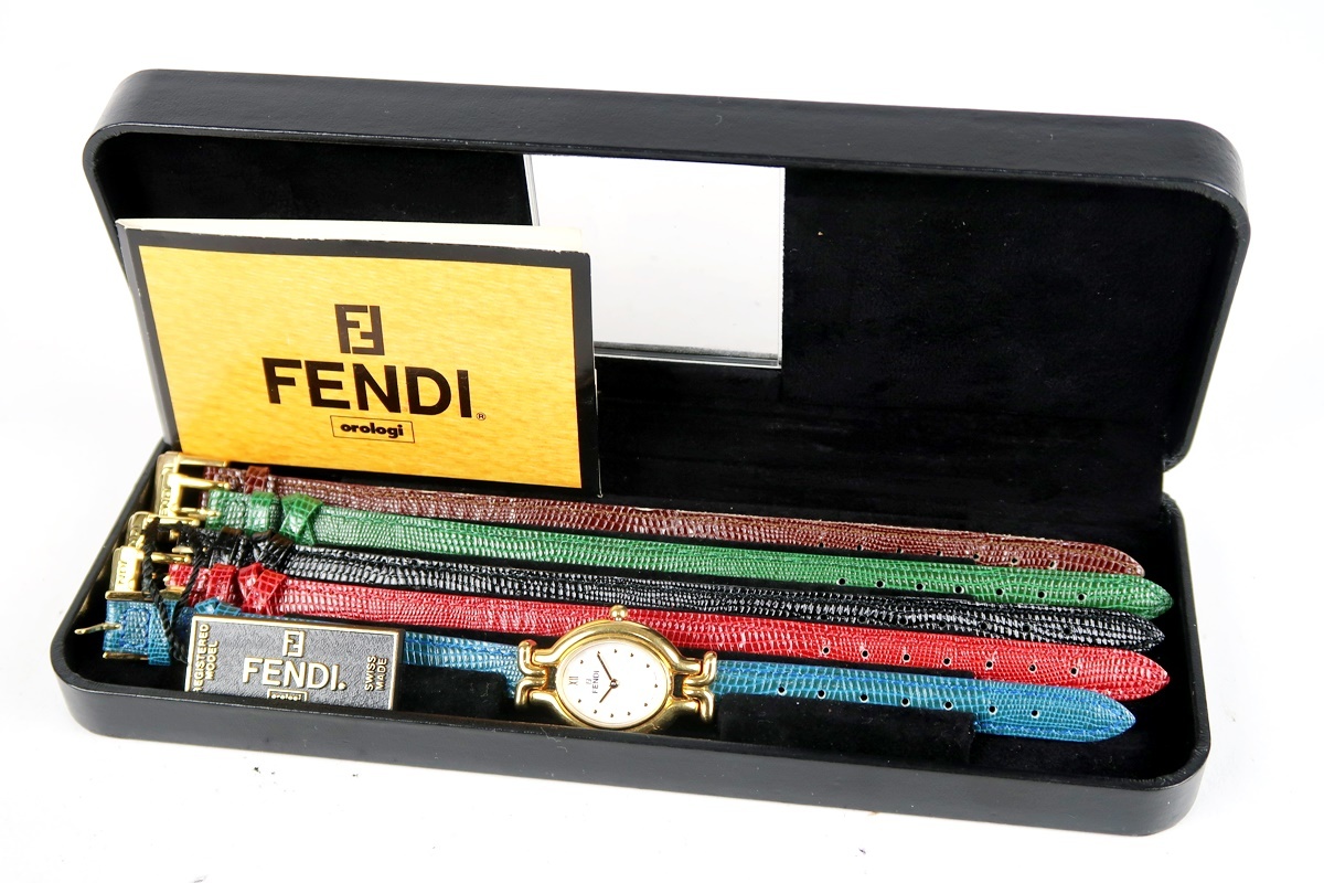 【美品】FENDIフェンディ 640L チェンジ カラー ベルト ウォッチ 5色 白文字盤 腕時計 クォーツ 動作確認済み【EU51】