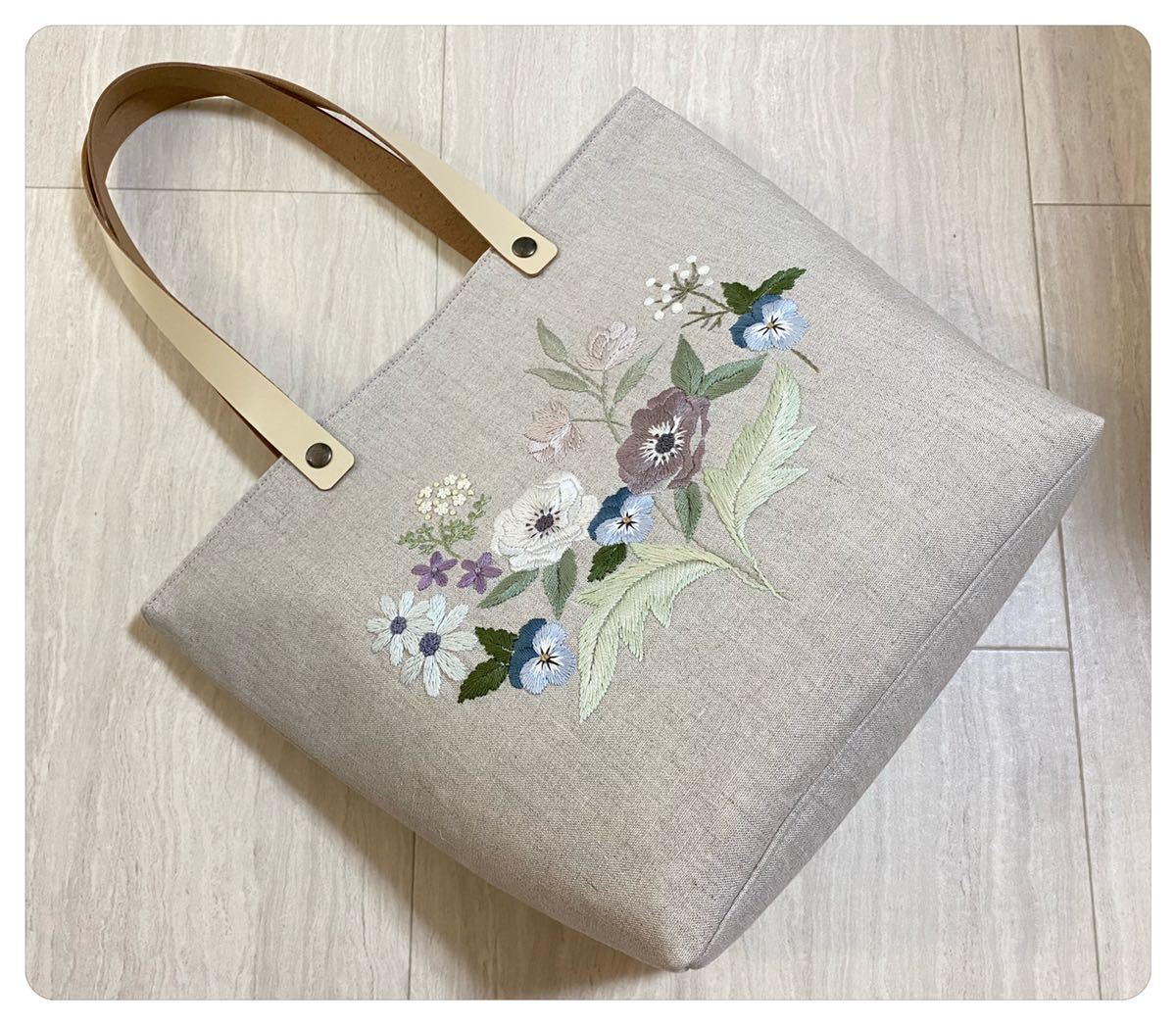 ハンドメイド＊リネン×手刺繍＊トートバッグ＊本革持ち手＊ナチュラル＊花＊刺繍_画像9