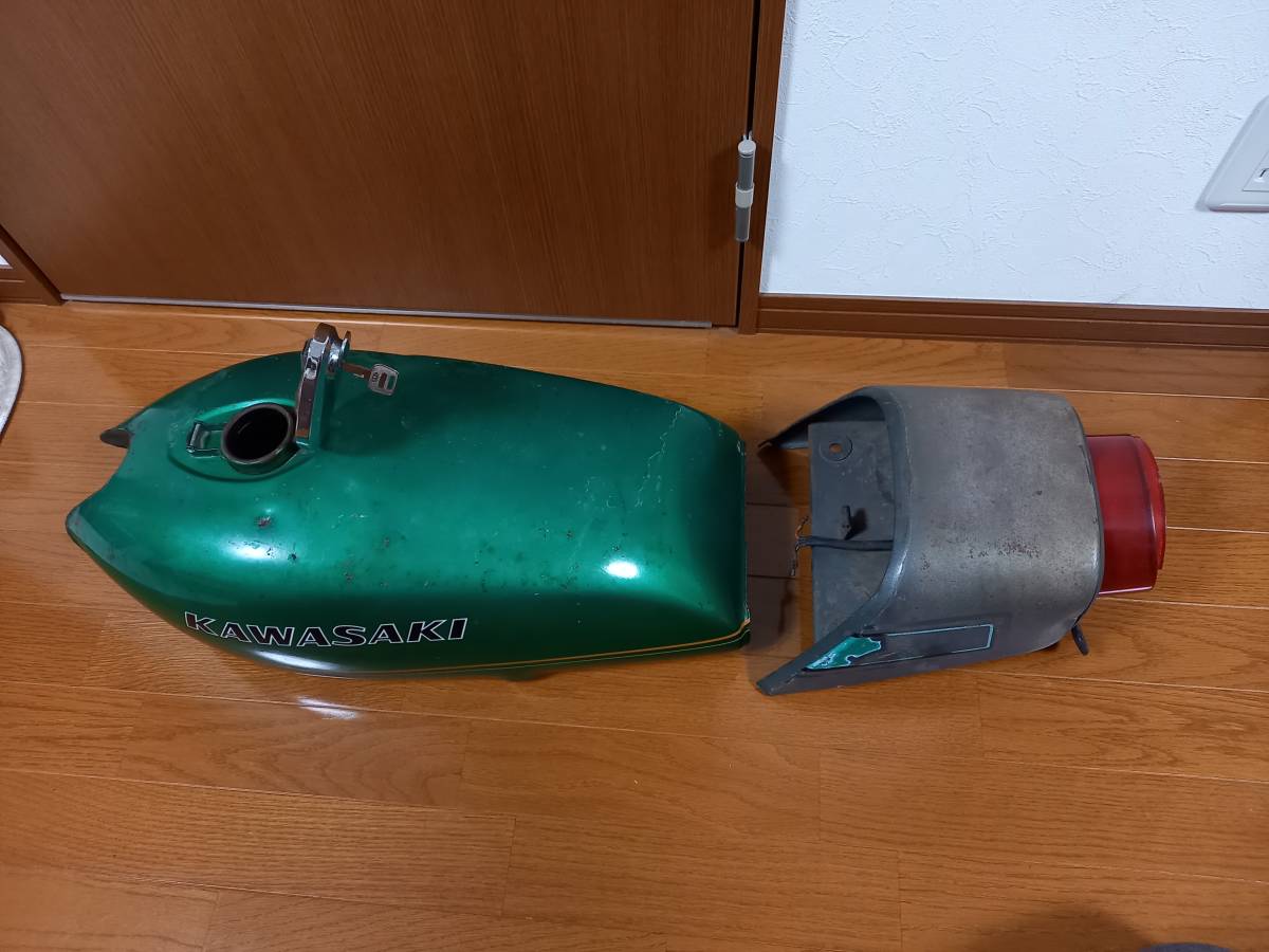 KH400 外装セット ガソリンタンク テールカウル テールランプ タンク KH400 外装セット ガソリンタンク テールカウル テールランプ タンク