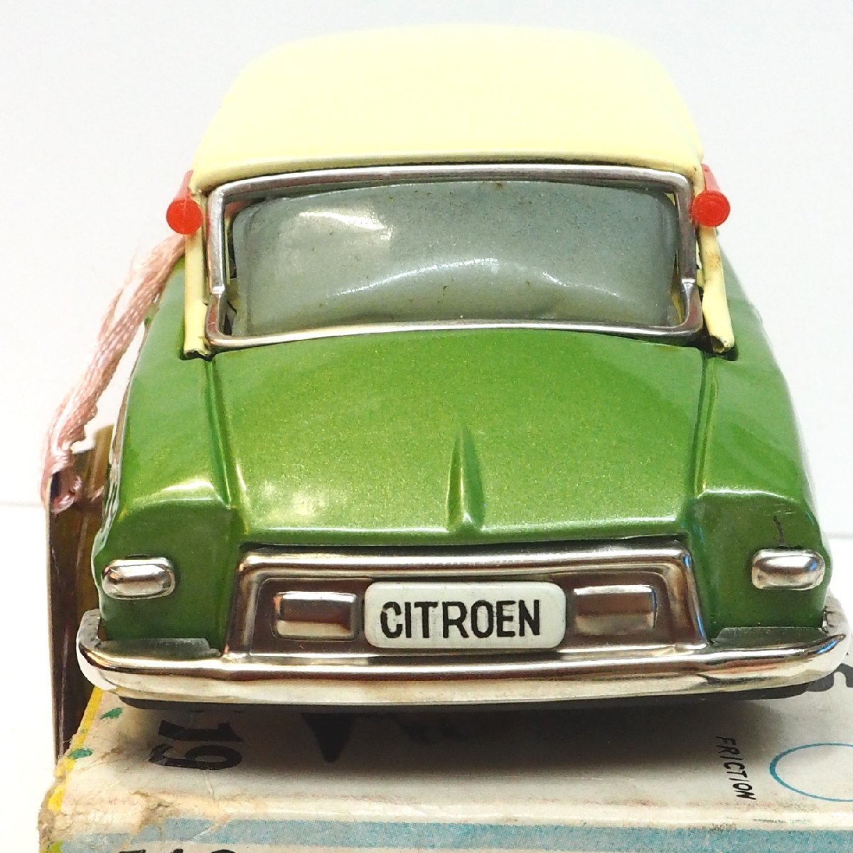 萬代屋 赤箱シリーズ 740【CITROEN DS19 シトロエン 黄緑】ブリキ