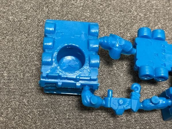 SDパトレイバー 特殊運搬車 青 ガン消し 未切り 消しゴム ガシャポン