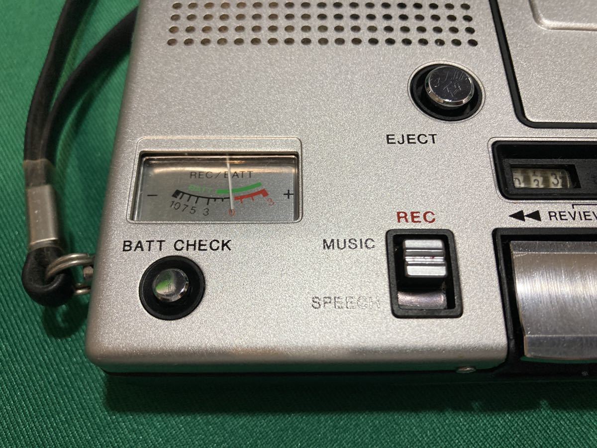 SONY ポータブル カセットプレーヤー TC-1100 動作しますがジャンク扱い 9