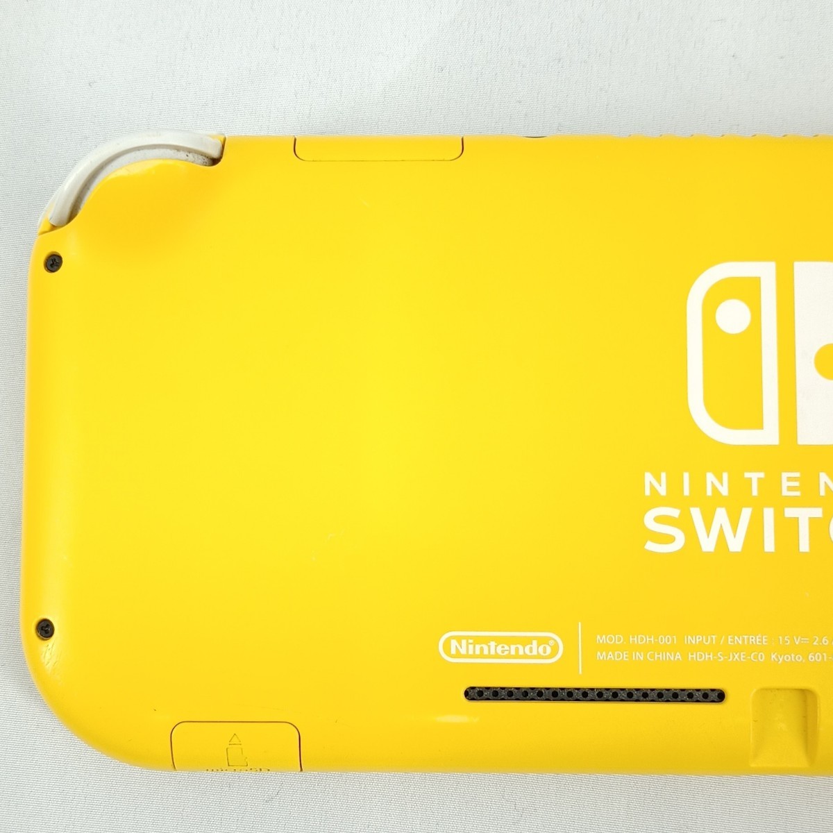 《Switch Lite》スイッチライト　イエロー　2019年製《スティック新品》