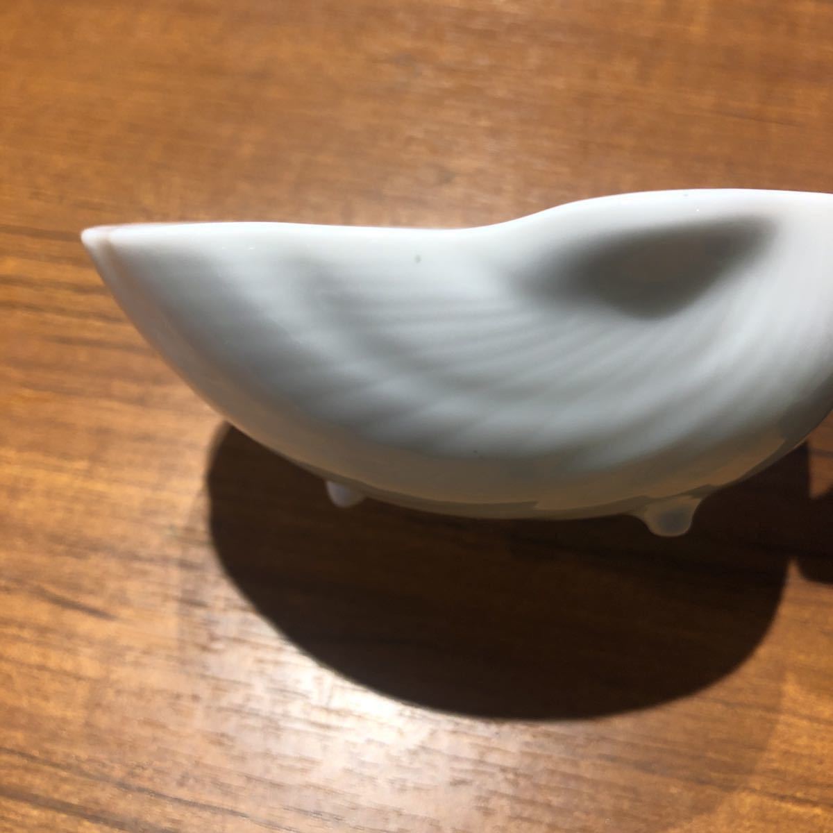 送料無料〉④ 深川製磁 小鉢 貝型 蟹 カニ 海老 魚 取皿 三つ足 送料無料〉④ 深川製磁 小鉢 貝型 蟹 カニ 海老 魚 取皿 三つ足
