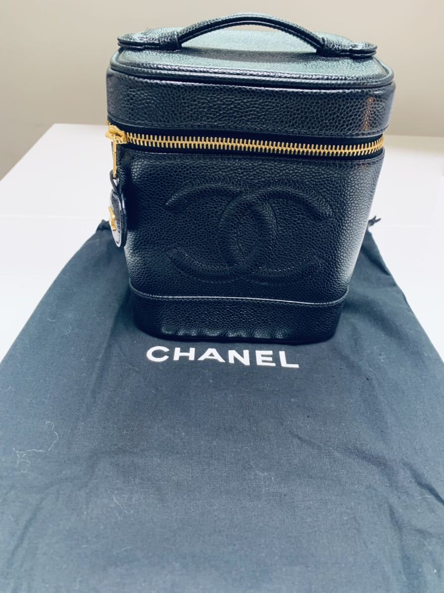 ★本物　M3898 美品 CHANEL シャネル ココマーク キャビアスキン バニティ ハンド バッグ ブラック★_画像1