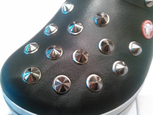 同時購入専用　クロックス アップグレードカスタム　穴埋めスタッズ加工 crocs upgrade custom ring studds MAXCUSTOM_サンプル画像です。クロックスは付きません