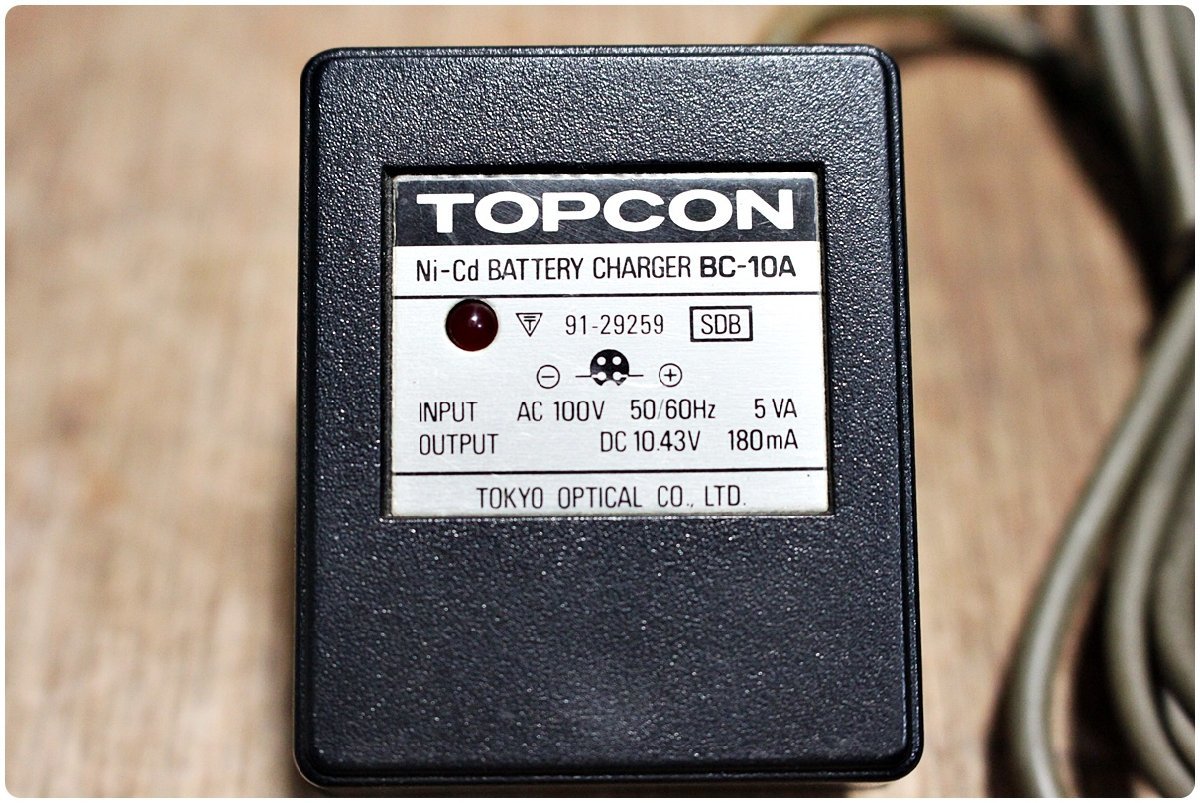 【中古】即決あり TOPCON トプコン 純正品 BC-10A 充電器 (BT-15Q.BT-20Q対応)GTS-310F.GTS-320F.GTS-610_画像2