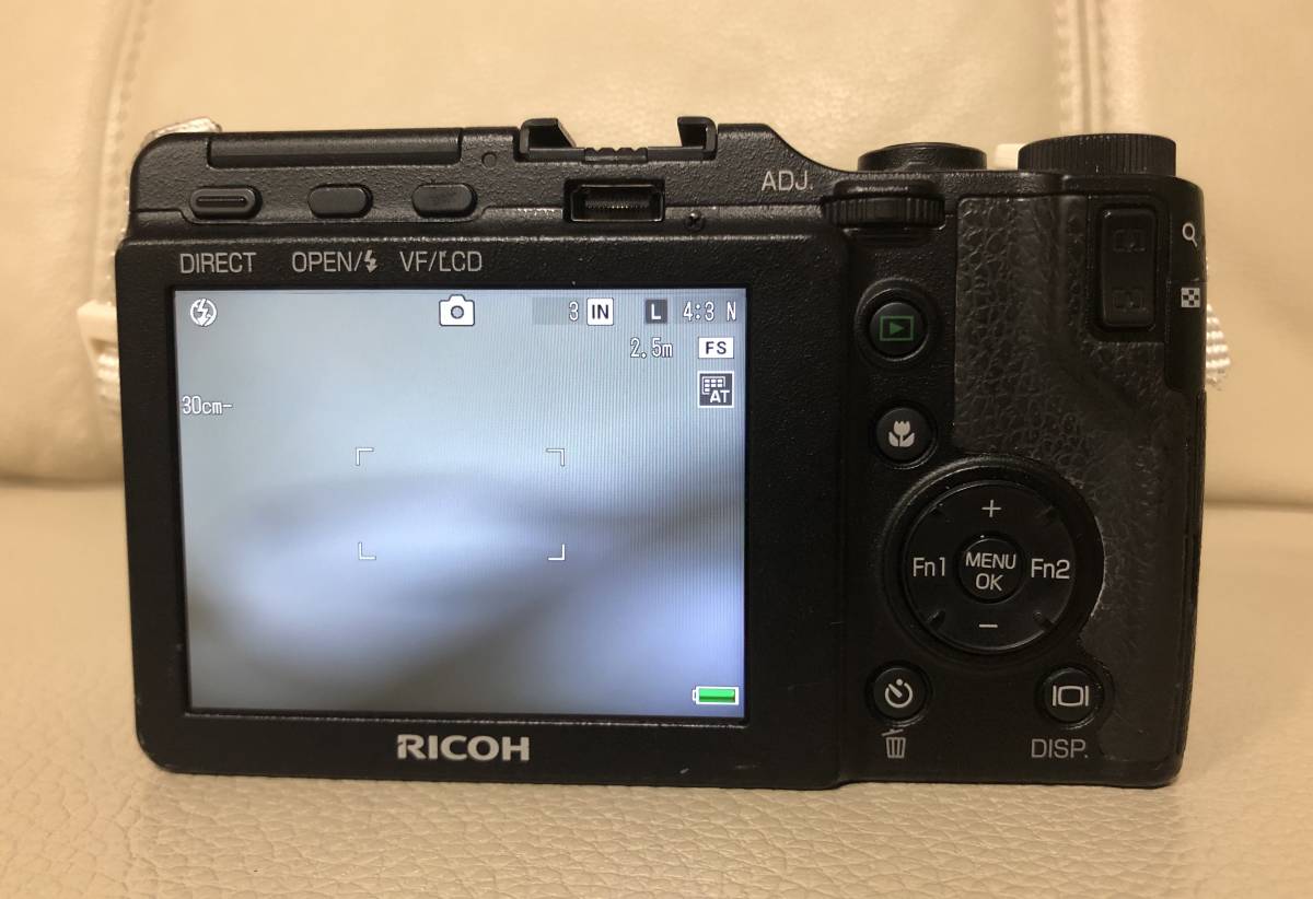 実用品 リコー GXR + GR LENS 33mm 1 2.5 MACRO