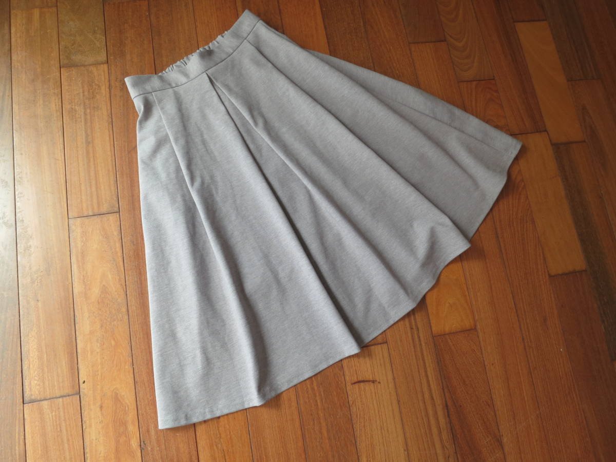 美品 《GU》イージーポンチスカート グレー Mサイズの画像2