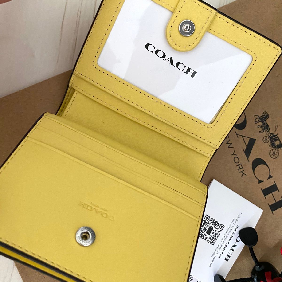 超最新作限定品 新品 COACH コーチ 折り財布 花柄 イエロー