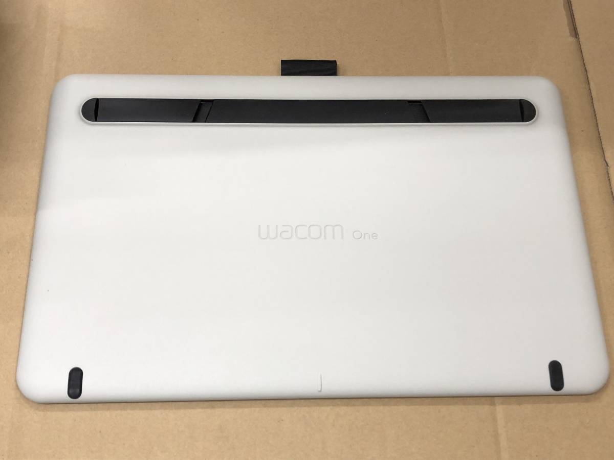 中古品　Wacom one DTC13 13.3インチ 液晶 ペンタブレット ワコム 2019年製_画像5