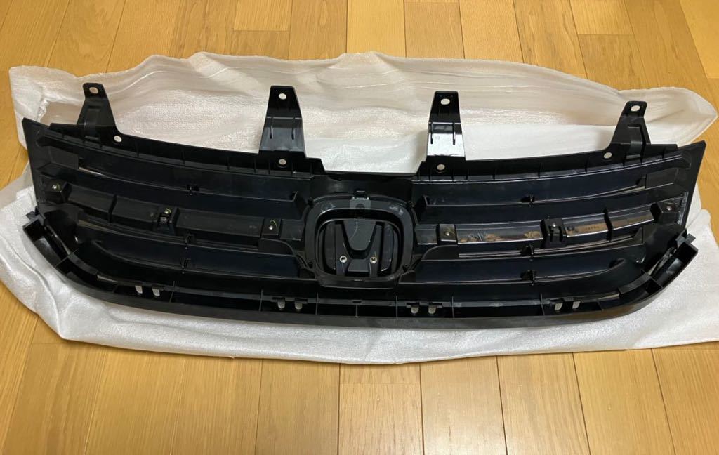 Paypayフリマ ホンダ Rn6 ストリーム 中期 純正 フロントグリル Paypayフリマ ホンダ Rn6 ストリーム 中期 純正 フロントグリル
