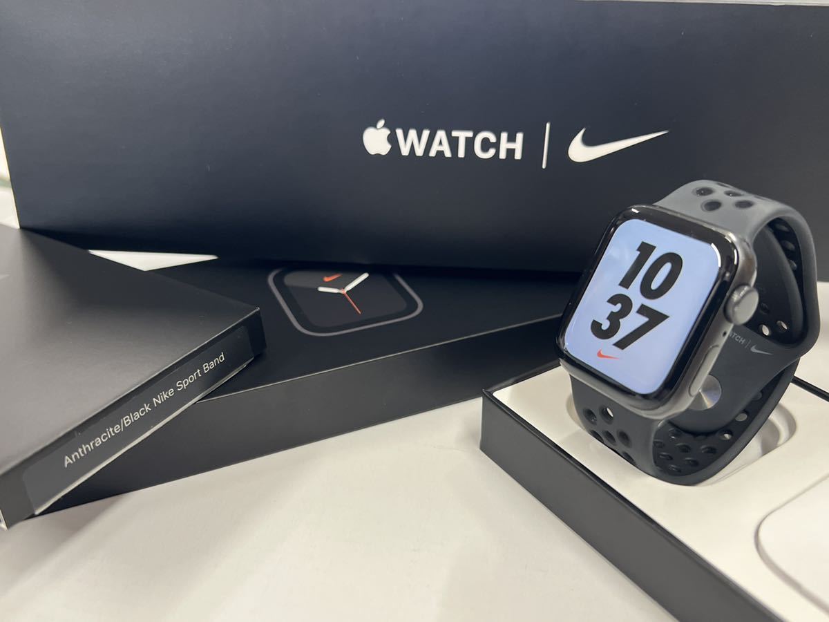 即決 Apple Watch SE NIKE 40mm スペースグレイアルミニウム ナイキ